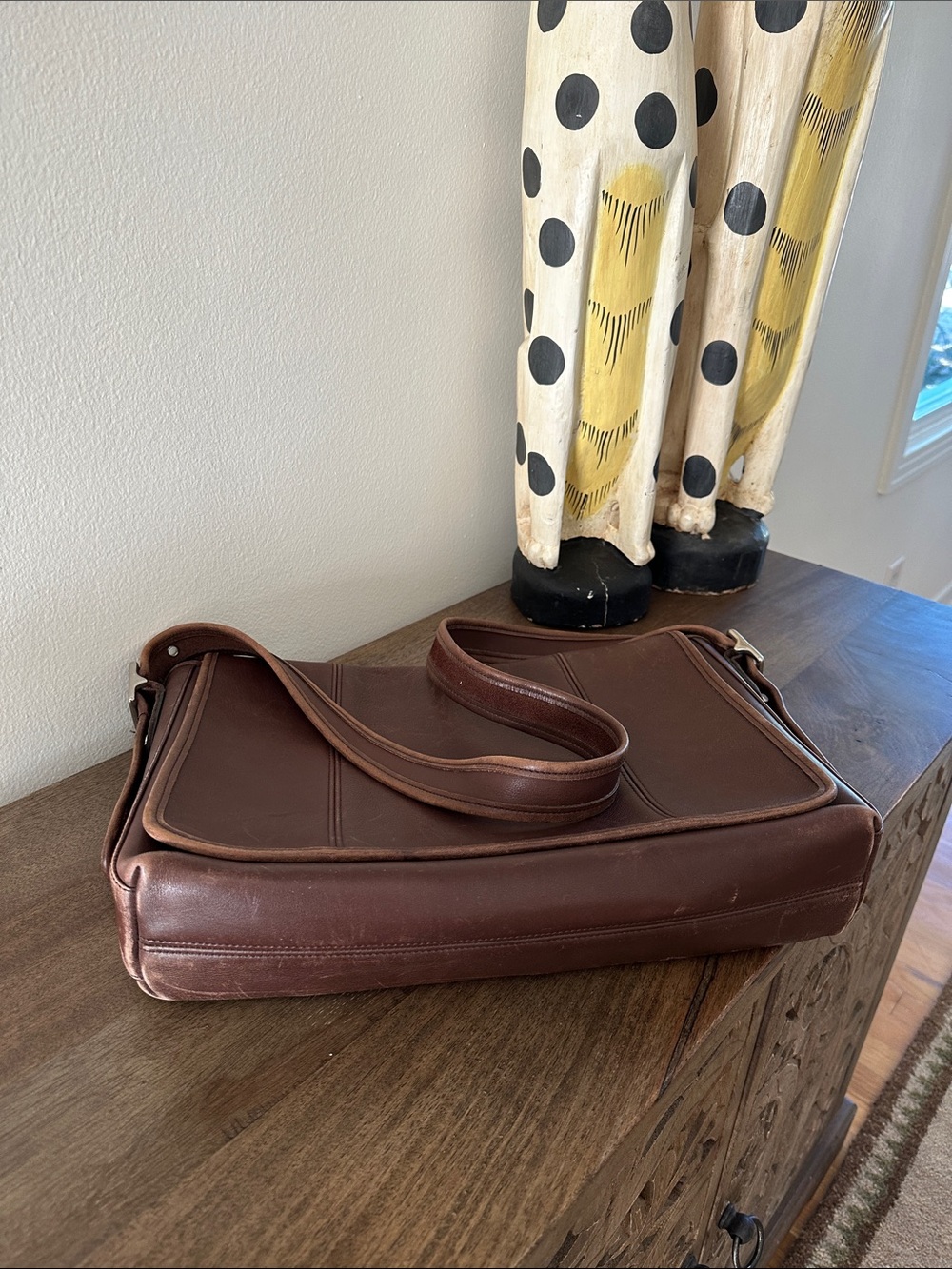 Coach Brown Leather Messenger Bag with Adjustable Strap - Picture 8 of 9